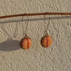 Boucles d'oreille tissage cachemire saumon / trait rouge